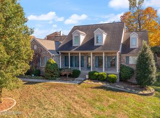 4500 Epinay Ct, Louisville, KY 40272