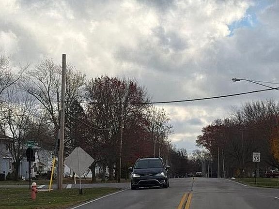 5th image of 410 Hilliard Rd