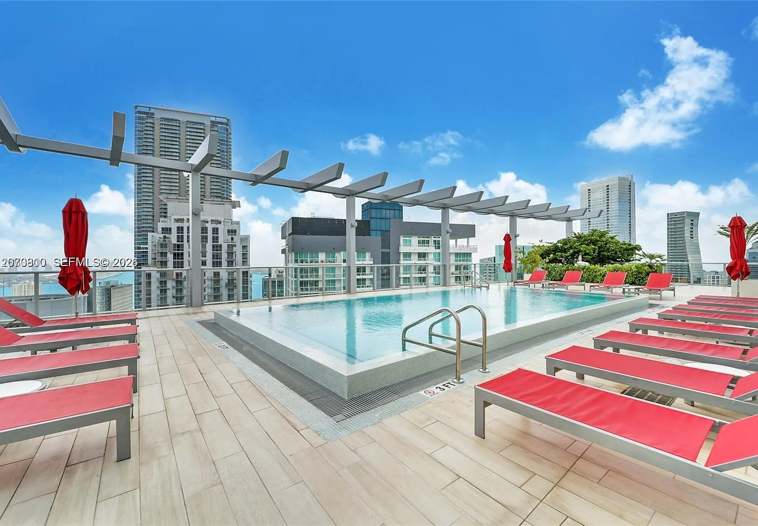 1100 Millecento Residence — Photo 3