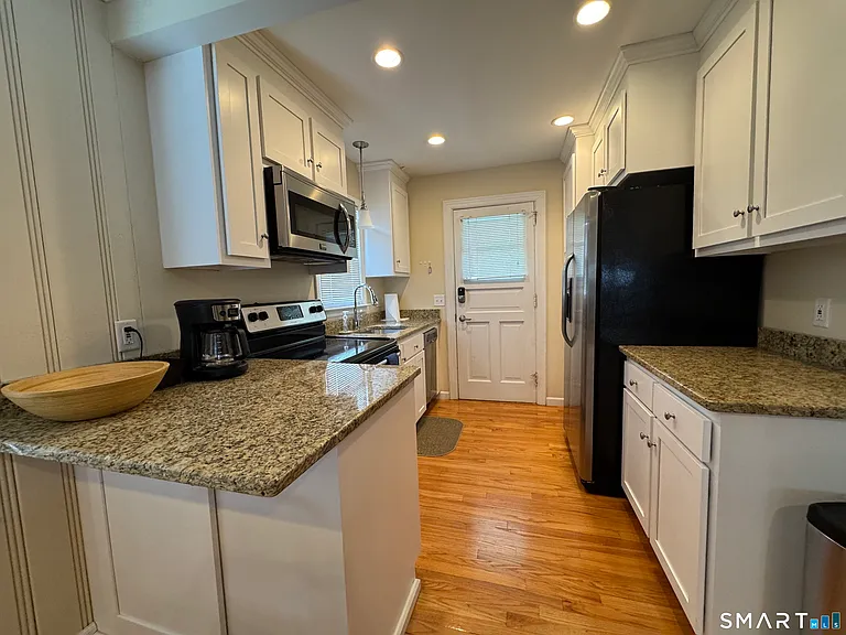 42 Parkway S — Photo 4