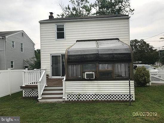 3rd image of 455 49th St #455