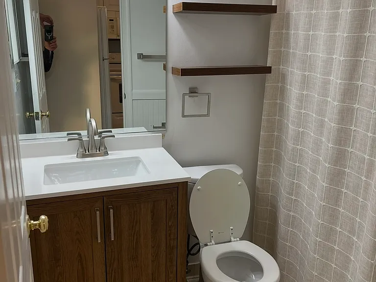 22C Queen Victoria Way #22C — Photo 6