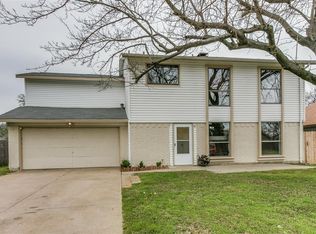 814 Foxwood Pl, Lewisville, TX 75067