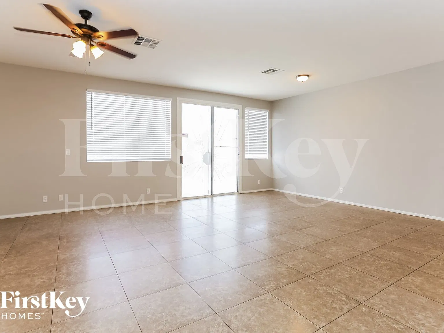 3 bed, 2.0 bath, 1837 sqft, $2,440 — Photo 2