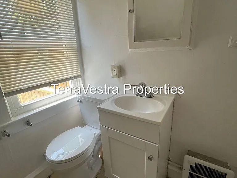 424 W Broad St — Photo 6