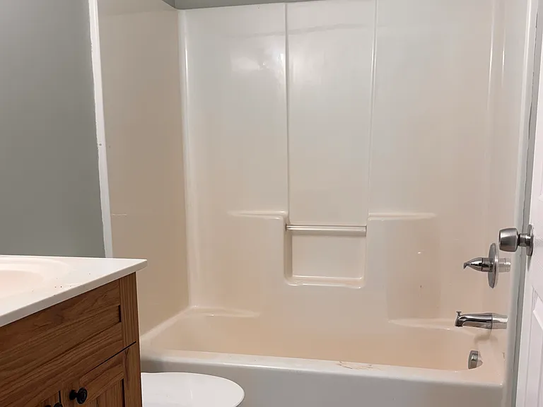 292 Audley Ave #B — Photo 2