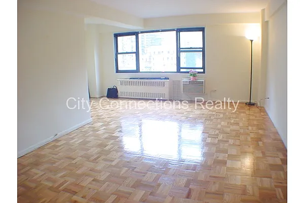 Rented by City Connections Realty | media 26