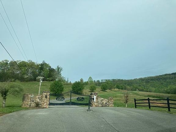 3rd image of 24 Escape Dr