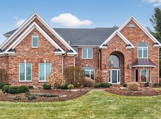 38W509 Golfview Ct, Saint Charles, IL 60175