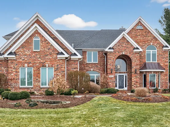 38W509 Golfview Ct, Saint Charles, IL 60175