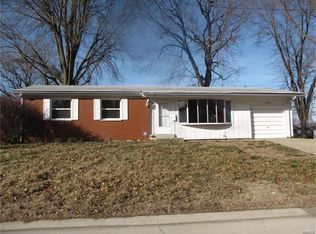1301 Springfield Dr, Belleville, IL 62221