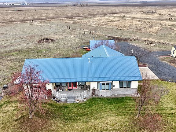 2nd image of 15843 Hunt Mountain Ln