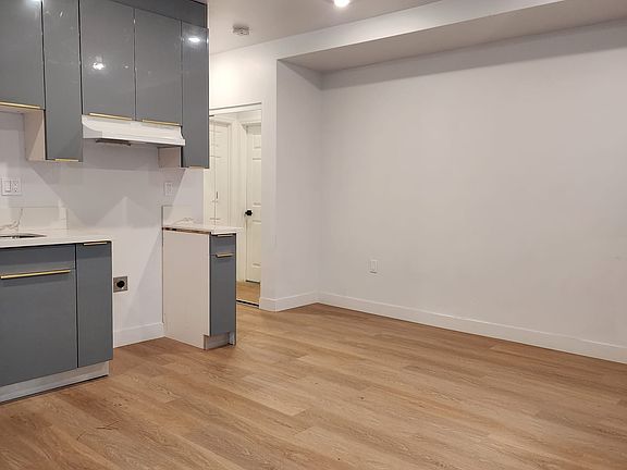 5th image of 645 N Ardmore Ave #101