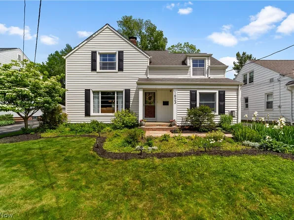 1623 Sunview Rd, Lyndhurst, OH 44124