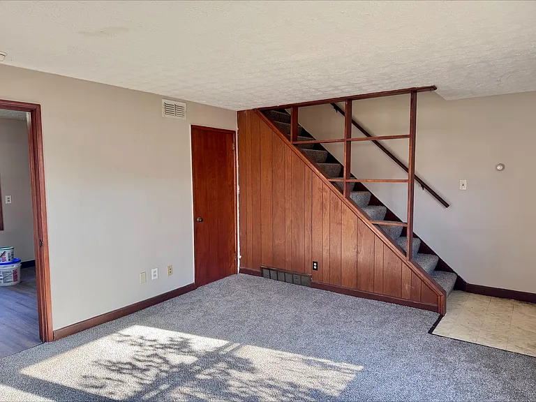 1135 Saxe Ave — Photo 8