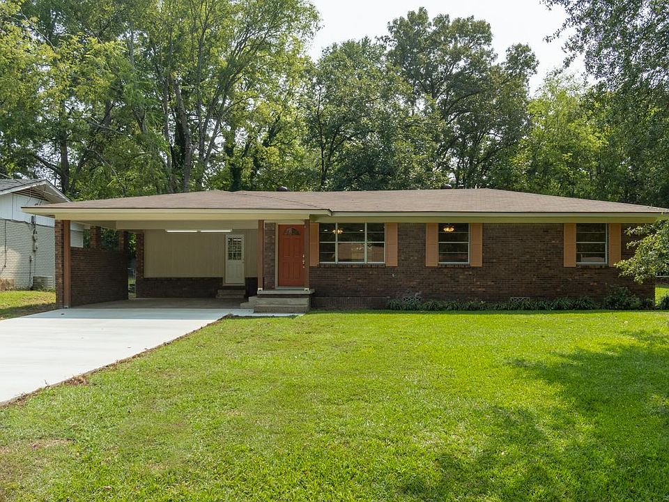 1st image of 204 Shamrock Dr