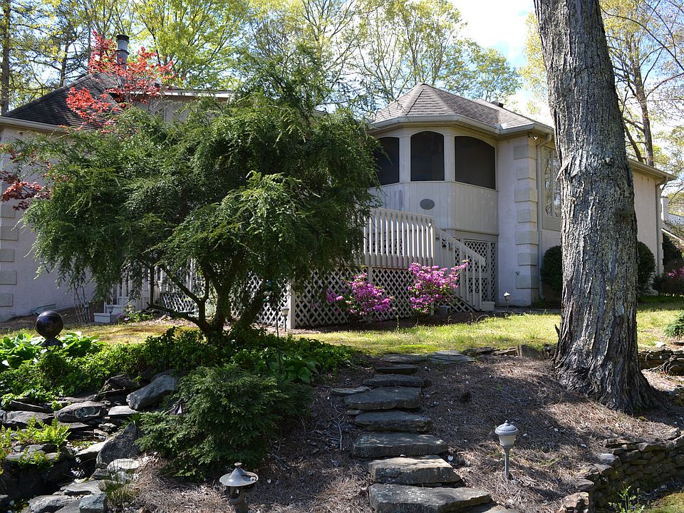 1st image of 433 Westwoods Dr