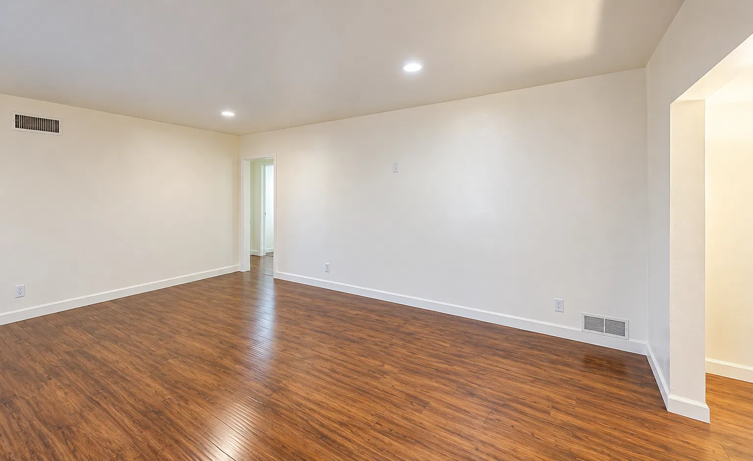 5 bed, 1708 sqft, $7,500 — Photo 4