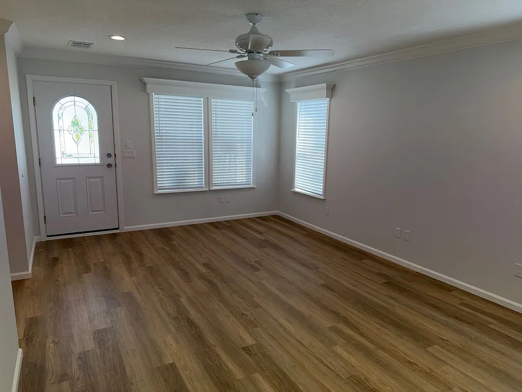3 bed, 2.0 bath, 1564 sqft, $1,499 — Photo 2