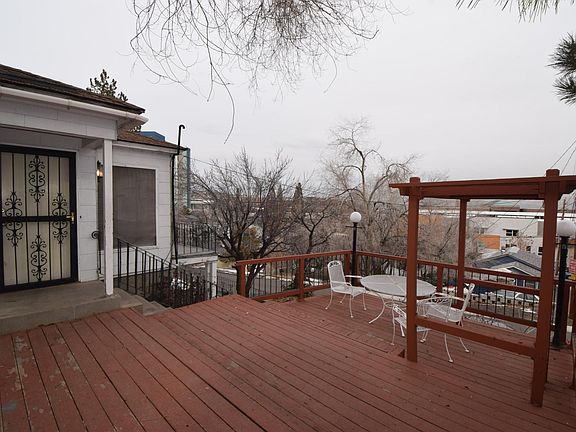 Large deck overlooking UNR all the way to Sparks!