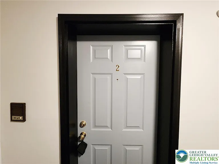4509 N Hedgerow Dr #2 — Photo 4