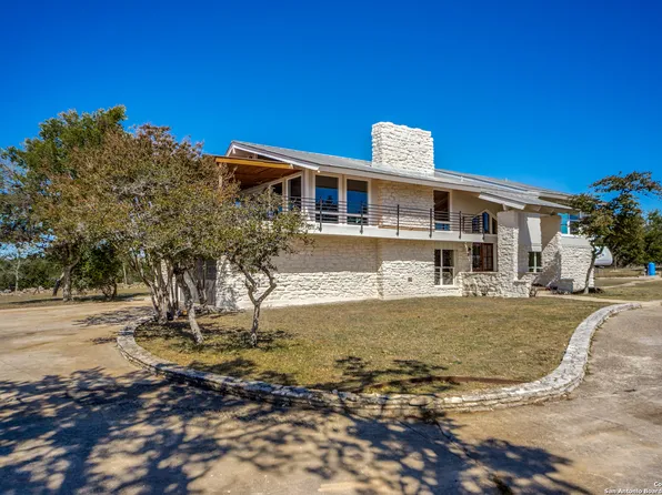 244 HASENWINKEL RD, Comfort, TX 78013