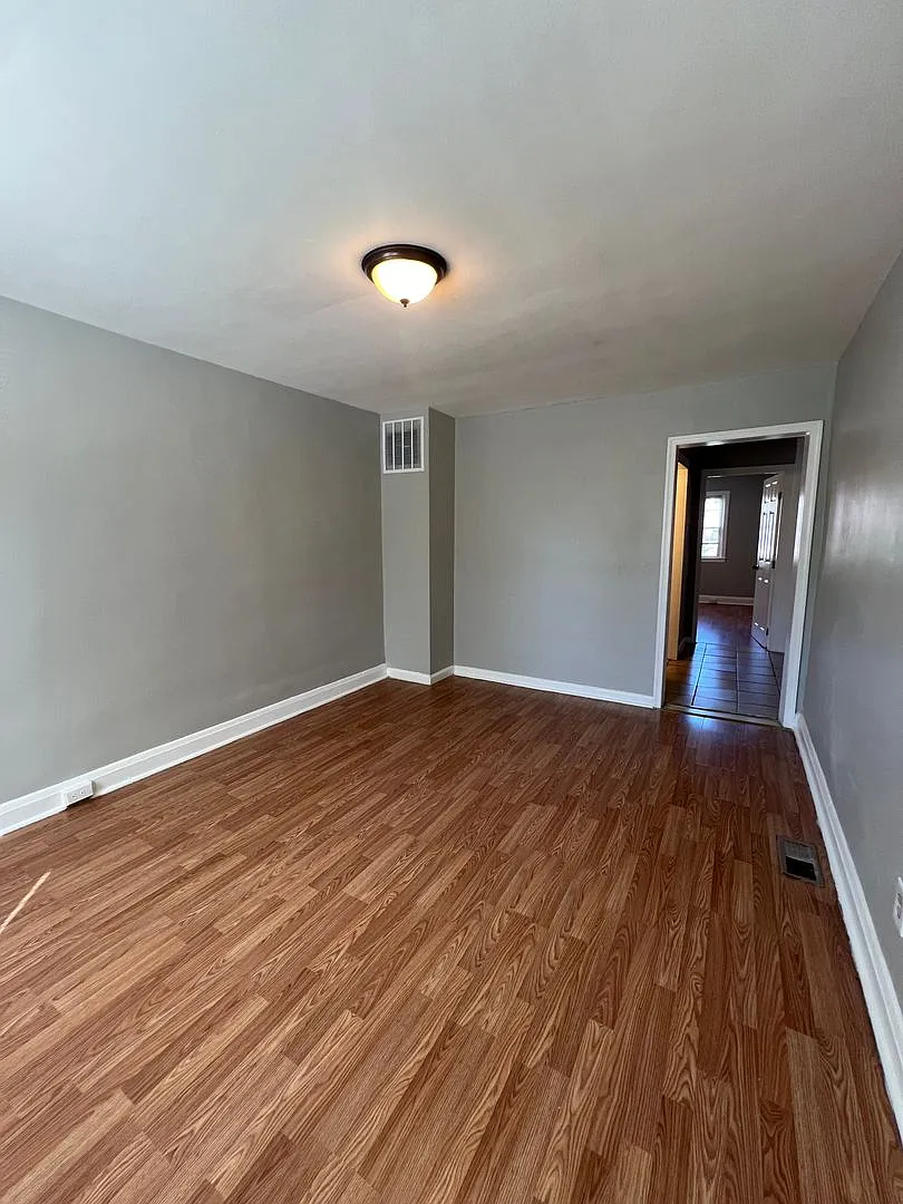 1616 Plum Street — Photo 3