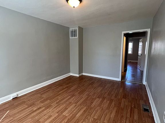 3rd image of 1616 Plum St
