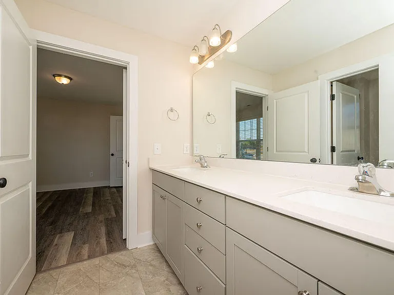 1026 Abbott St — Photo 22