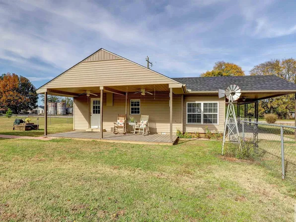 225 W Railroad St, Delight, AR 71940