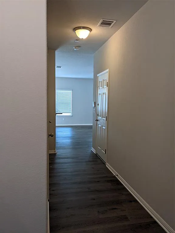Great 3 bdrm, 2.5 bath Townhome in Cedar Park! — Photo 4