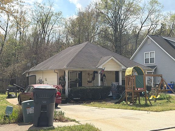 3rd image of 165 Glynn Addy Dr