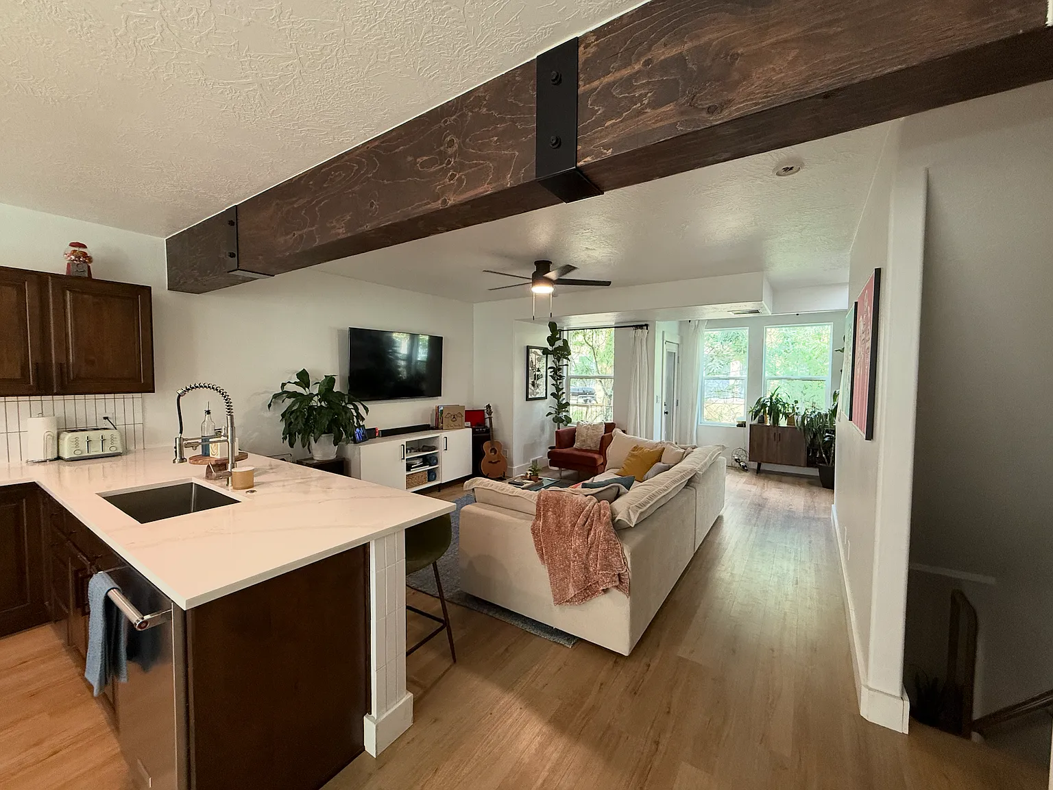 3 bed, 2.5 bath, 1600 sqft, $2,950 — Photo 2