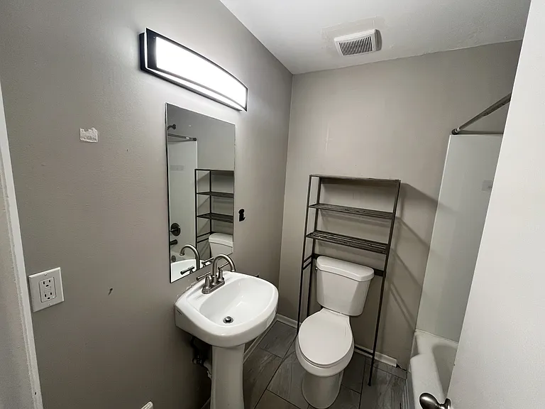 1400 NE 118th Ave — Photo 8