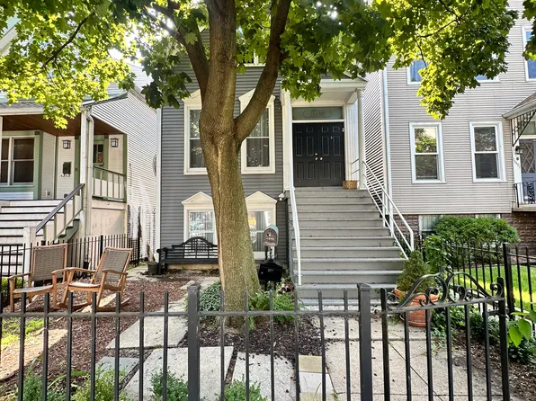 2638A N Burling St #A, Chicago, IL 60614