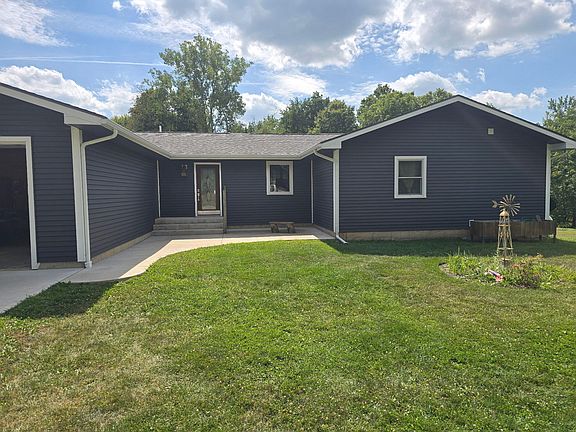 2nd image of 983 Moore Rd