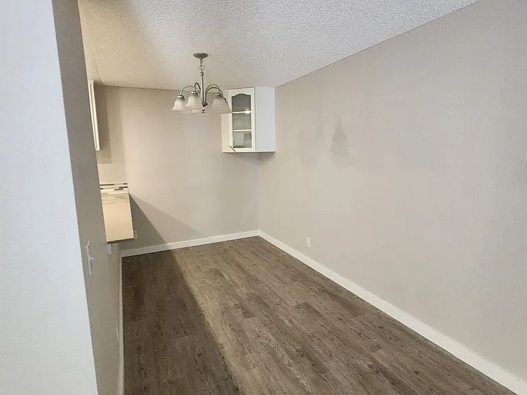 1505 Moore St — Photo 12