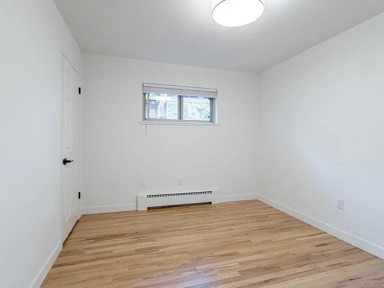 1532 S Grape St — Photo 13