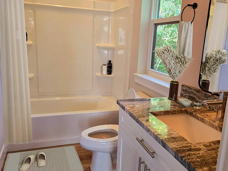 Chic bathroom