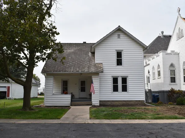 107 Main St, Flanagan, IL 61740