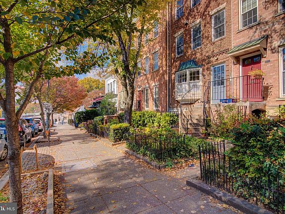 4th image of 1953 Calvert St NW APT D