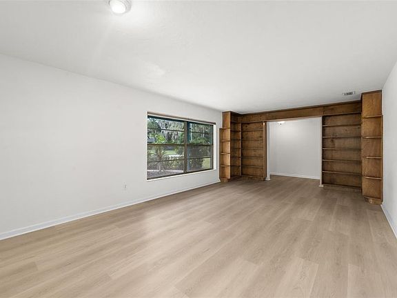 5th image of 4825 SW 19th St