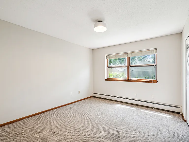 4516 Highway 7 — Photo 8