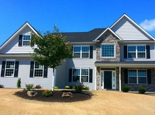 2275 Redwood Dr N, Slatington, PA 18080