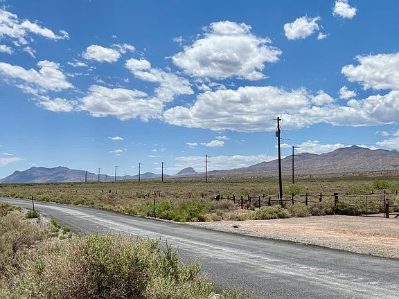 3rd image of Alamillo Rd