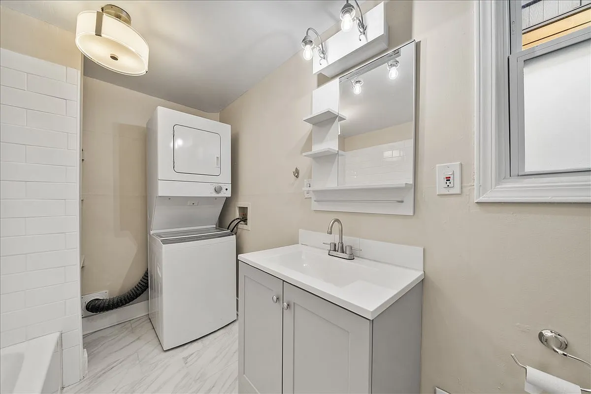 1 bed, 845 sqft, $1,600 — Photo 4