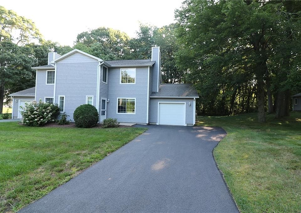 1st image of 8 Cinnamon Ln