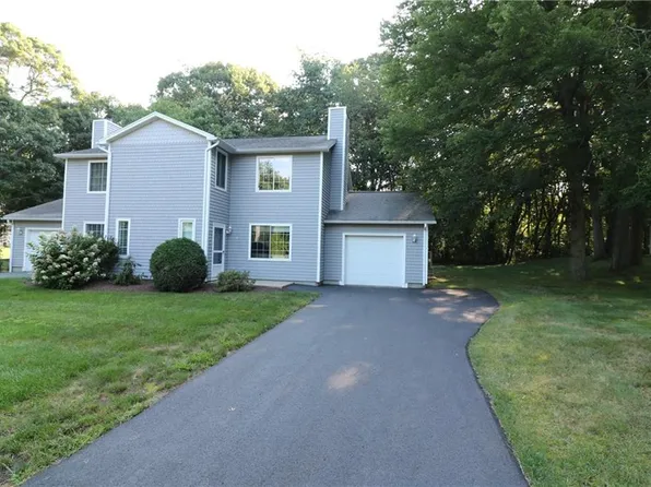 8 Cinnamon Ln, Saunderstown, RI 02874
