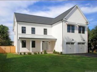 15 Bulkley Ave N, Westport, CT 06880