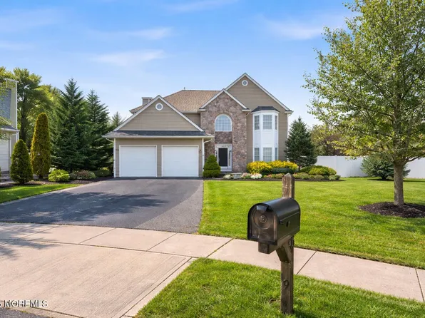 69 Fortune Ct, Toms River, NJ 08755